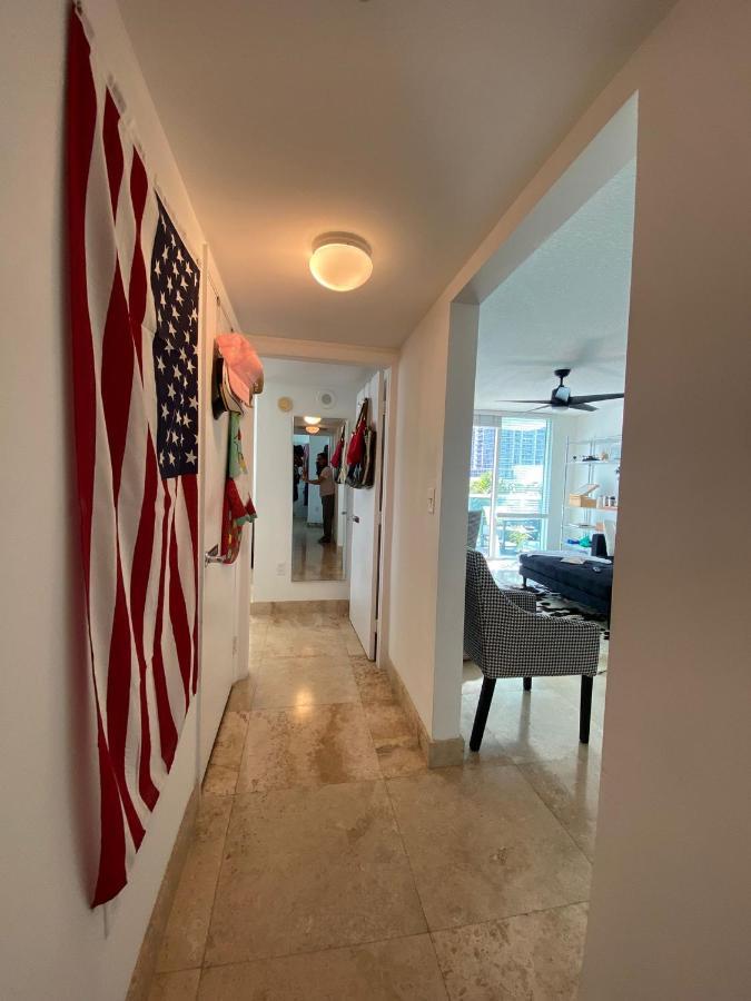 Comfortable Room In The Brickell City Center Area Маями Екстериор снимка