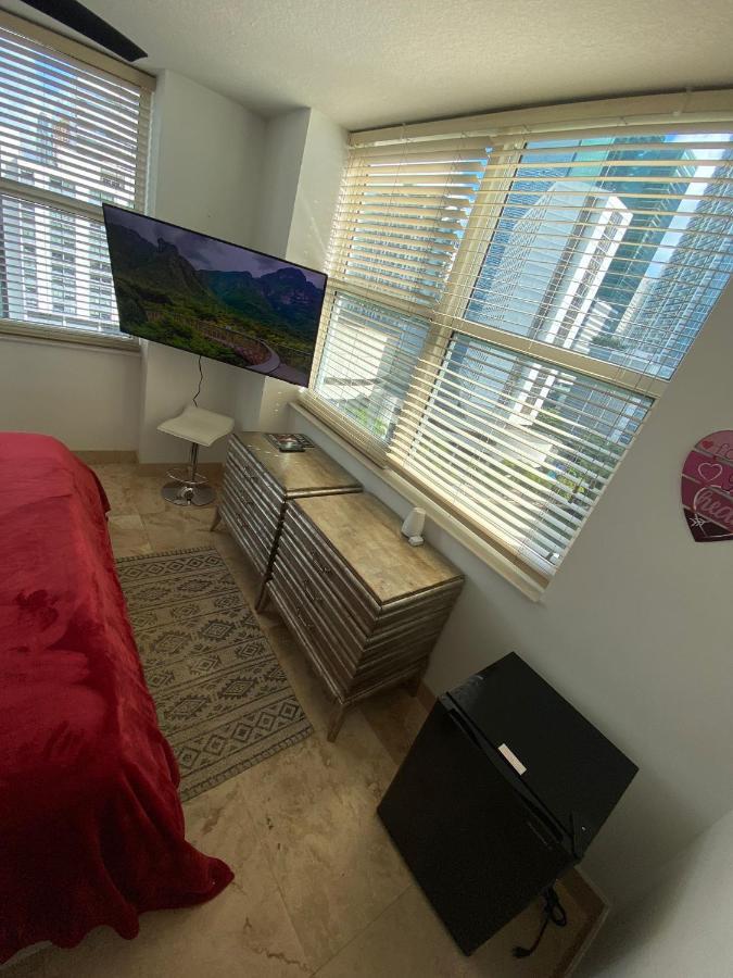 Comfortable Room In The Brickell City Center Area Маями Екстериор снимка
