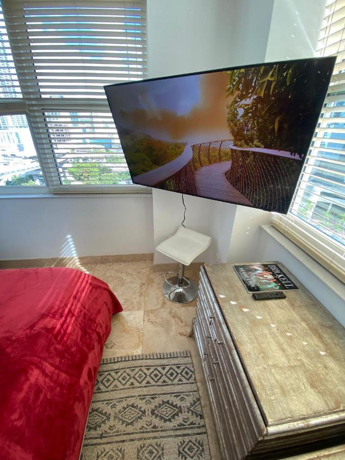 Comfortable Room In The Brickell City Center Area Маями Екстериор снимка